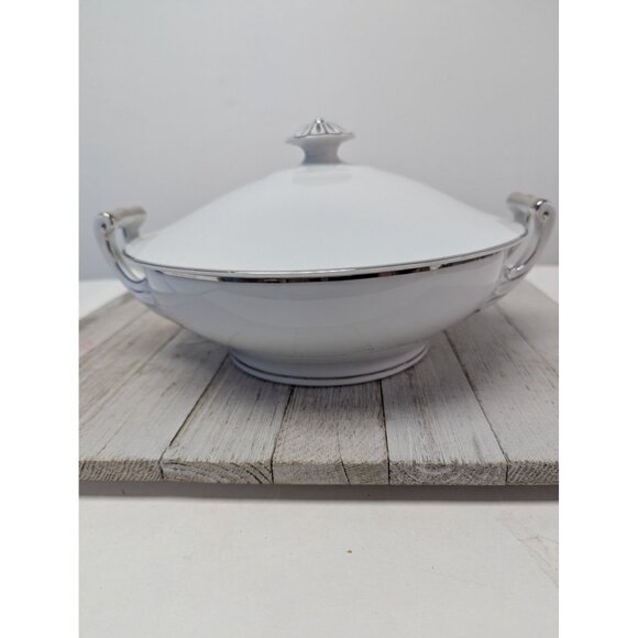Vintage Kutani Serving Vegetable Bowl with Lid White & Silver Gray Bursts Japan - Picture 6 of 11